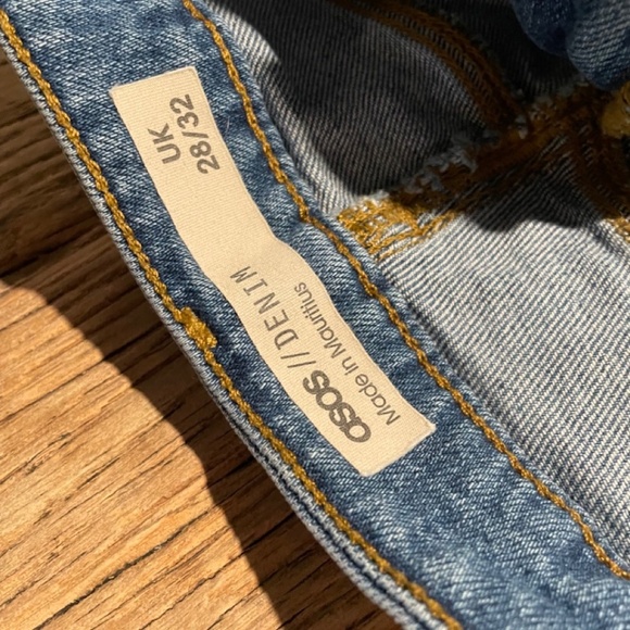 ASOS DENIM Distressed with frayed hem - Picture 3 of 10